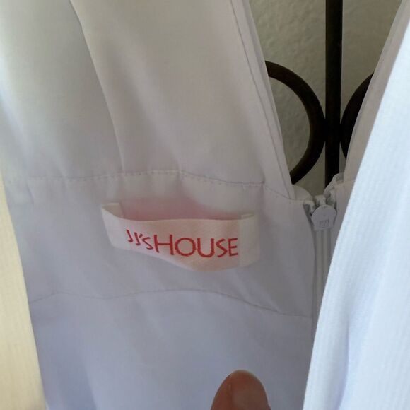 Jj's House Elegant White Evening Gown. Perfect for destination wedding! Sz 6. - Picture 11 of 13